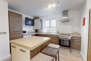 5 bed house, Orchard Street, City Centre, Loughborough, LE115AZ - Image 1