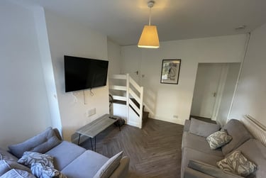 4 bed house, Paget Street, City Centre, Loughborough, LE115DU - Image 1