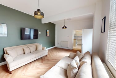 8 bed house, Lenton Boulevard, Lenton, Nottingham, NG72EN - Image 1