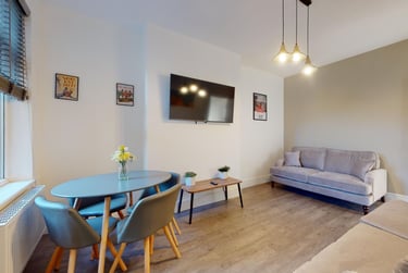 6 bed house, Royland Road, City Centre, Loughborough, LE112EH - Image 1