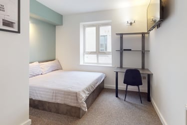 5 bed house, Orchard Street, City Centre, Loughborough, LE115AZ - Image 1