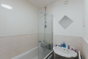 4 bed house, Wren Close, City Centre, Loughborough, LE113HL - Image 9