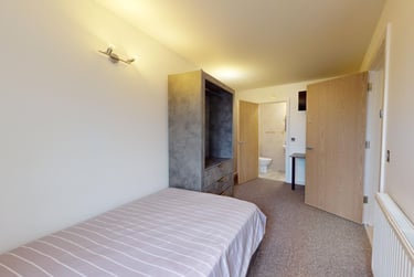 5 bed house, Orchard Street, City Centre, Loughborough, LE115AZ - Image 3