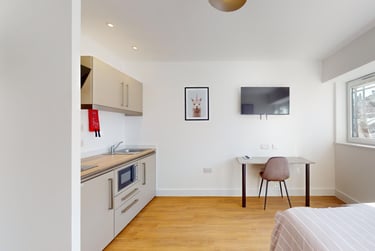 1 bed house, Lemyngton Street, City Centre, Loughborough, LE111UH - Image 1