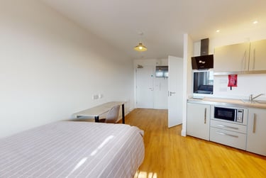 1 bed house, 2 Lemyngton Street, City Centre, Loughborough, LE111UH - Image 1