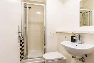 Classic Studio with Balcony - Image 5