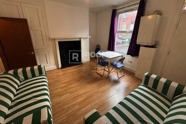 6 bed house, Hessle View, Hyde Park, Leeds, LS61ER - Image 1