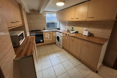6 bed house, Hessle View, Hyde Park, Leeds, LS61ER - Image 3