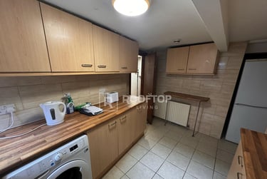 6 bed house, Hessle View, Hyde Park, Leeds, LS61ER - Image 4