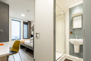 Classic Ensuite - Image 3