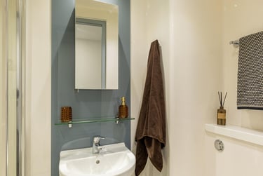 Classic Ensuite - Image 4