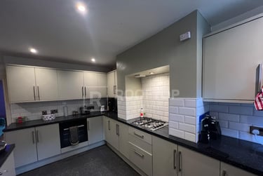 6 bed house, Inglewood Terrace, Rampart Road, Leeds, LS62HT - Image 3