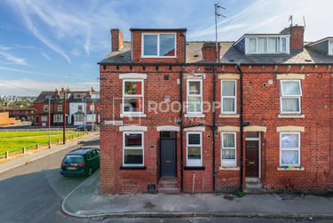 2 bed house, Glossop Grove, Rampart Road, Leeds, LS62LH - Image 2