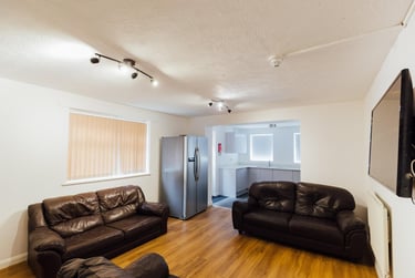 5 bed house, Moorhen Way, City Centre, Loughborough, LE113HH - Image 4