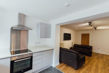 5 bed house, Moorhen Way, City Centre, Loughborough, LE113HH - Image 1