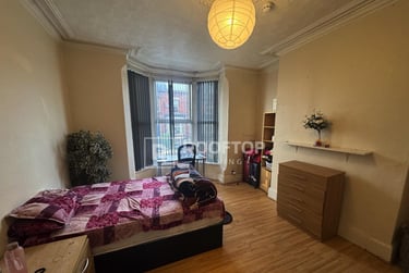 7 bed house, Brudenell Mount, Hyde Park, Leeds, LS61HT - Image 9