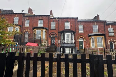 8 bed house, Consort Terrace, Woodhouse, Leeds, LS31ET - Image 2