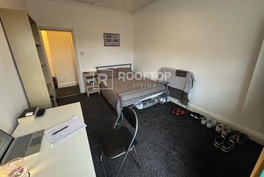 8 bed house, Consort Terrace, Woodhouse, Leeds, LS31ET - Image 13
