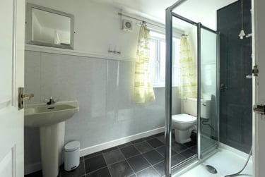 4 bed house, Neville Terrace, Western Hill, Durham, DH14AH - Image 4