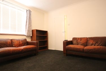 4 bed house, Wakenshaw Road, Gilesgate, Durham, DH11EW - Image 4