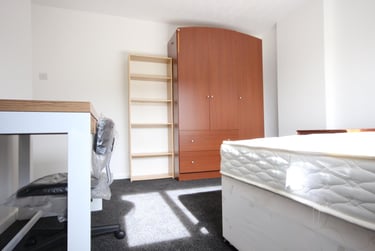 4 bed house, Wakenshaw Road, Gilesgate, Durham, DH11EW - Image 9