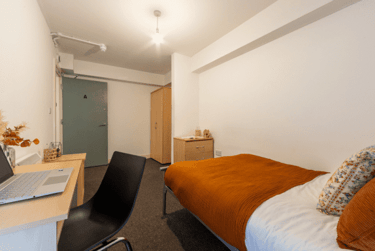 Silver Non Ensuite - Image 2