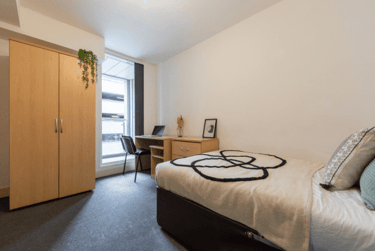 Silver Non Ensuite - Top Floor - Image 1
