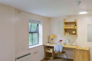 Gold Studio at Hotwells House, 192-216 Hotwell Road, Clifton, Bristol, BS84UR - Image 2