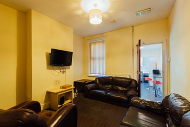 3 bed house, Paget Street, City Centre, Loughborough, LE115DT - Image 1