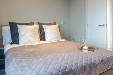 Deluxe 2 Bed Apartment at Symons House, Belgrave Street, Burley Park, Leeds, LS28DD - Image 5