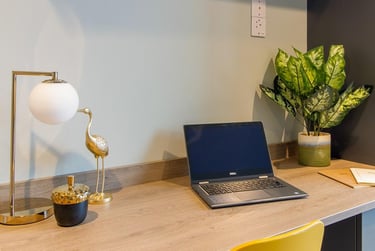 Deluxe 2 Bed Apartment at Symons House, Belgrave Street, Burley Park, Leeds, LS28DD - Image 11