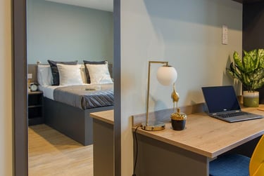 Penthouse 2 Bed Apartment at Symons House, Belgrave Street, Burley Park, Leeds, LS28DD - Image 8