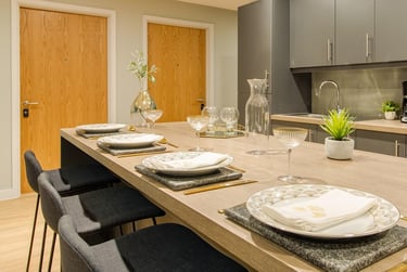 Classic 4 Bed Ensuite at Symons House, Belgrave Street, Burley Park, Leeds, LS28DD - Image 12