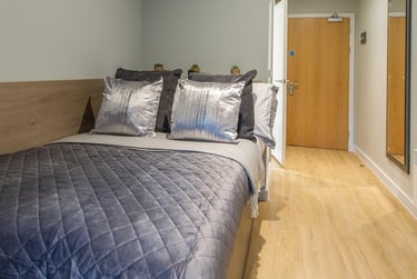 Classic 5 Bed Ensuite at Symons House, Belgrave Street, Burley Park, Leeds, LS28DD - Image 10
