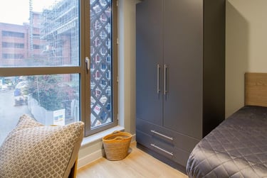 Classic 5 Bed Ensuite at Symons House, Belgrave Street, Burley Park, Leeds, LS28DD - Image 13