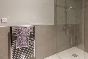 Penthouse 1 Bed Apartment at Symons House, Belgrave Street, Burley Park, Leeds, LS28DD - Image 11