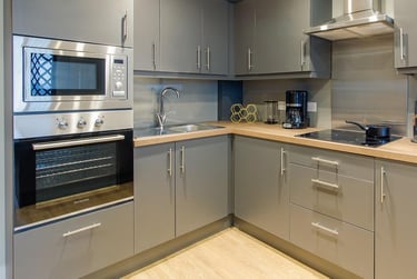 Penthouse 1 Bed Apartment - Image 16