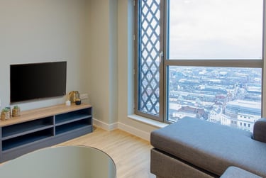 Penthouse 1 Bed Apartment - Image 23