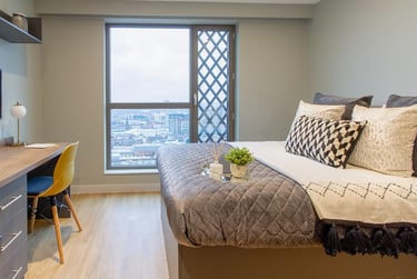 Penthouse 1 Bed Apartment - Image 27