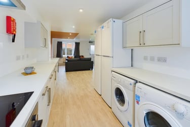 6 bed house, Sage Road, City Centre, Leicester, LE27ES - Image 2
