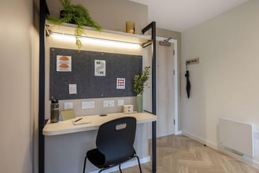 Platinum Ensuite at Arcadian, 260 Huntingdon Street, City Centre, Nottingham, NG13NB - Image 2
