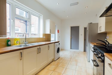 6 bed house, Storer Road, City Centre, Loughborough, LE115EH - Image 4