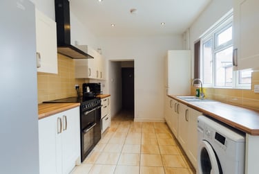 6 bed house, Storer Road, City Centre, Loughborough, LE115EH - Image 3