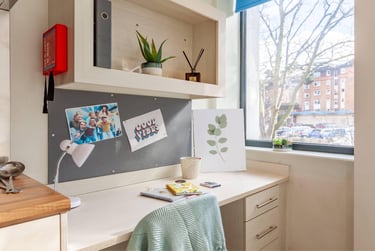 Standard Studio at Mercury House, St Peters Road, City Centre, Bournemouth, BH12NT - Image 4