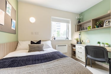Classic Ensuite - Image 1