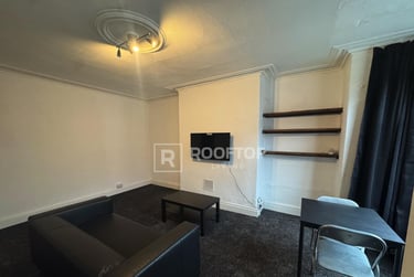 2 bed house, Royal Park Terrace, Hyde Park, Leeds, LS61EX - Image 4