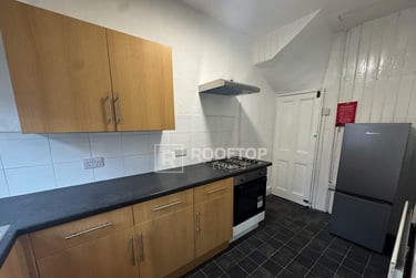 2 bed house, Royal Park Terrace, Hyde Park, Leeds, LS61EX - Image 5
