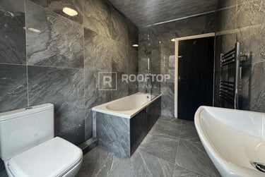 2 bed house, Royal Park Terrace, Hyde Park, Leeds, LS61EX - Image 1