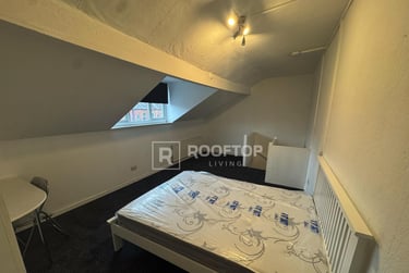 2 bed house, Royal Park Terrace, Hyde Park, Leeds, LS61EX - Image 10