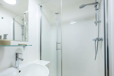 Premium Ensuite - Image 7
